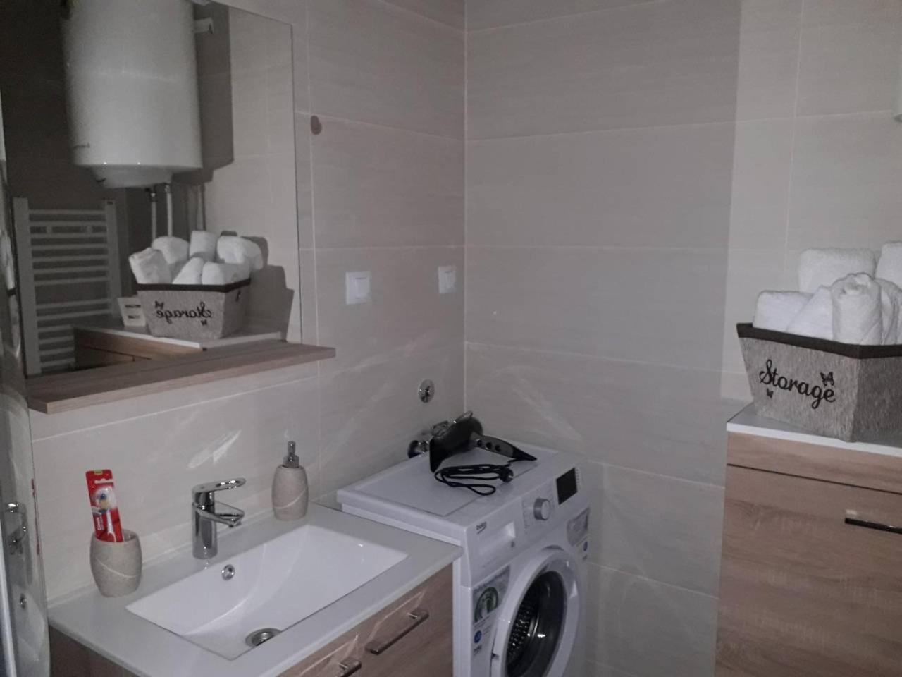 Gabriela & Marjan Luxury Self Check-In Flatiron Apartment Skopje Ngoại thất bức ảnh