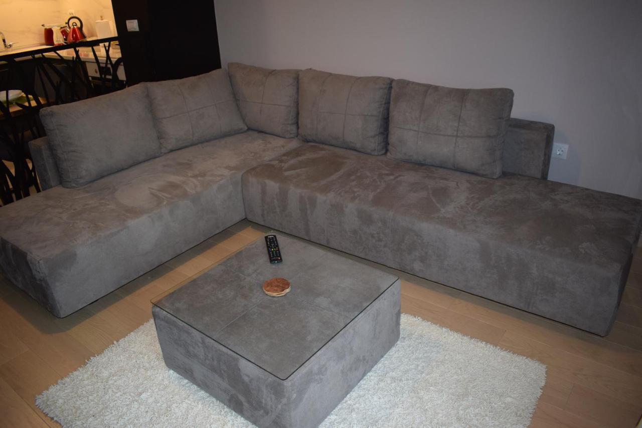 Gabriela & Marjan Luxury Self Check-In Flatiron Apartment Skopje Ngoại thất bức ảnh