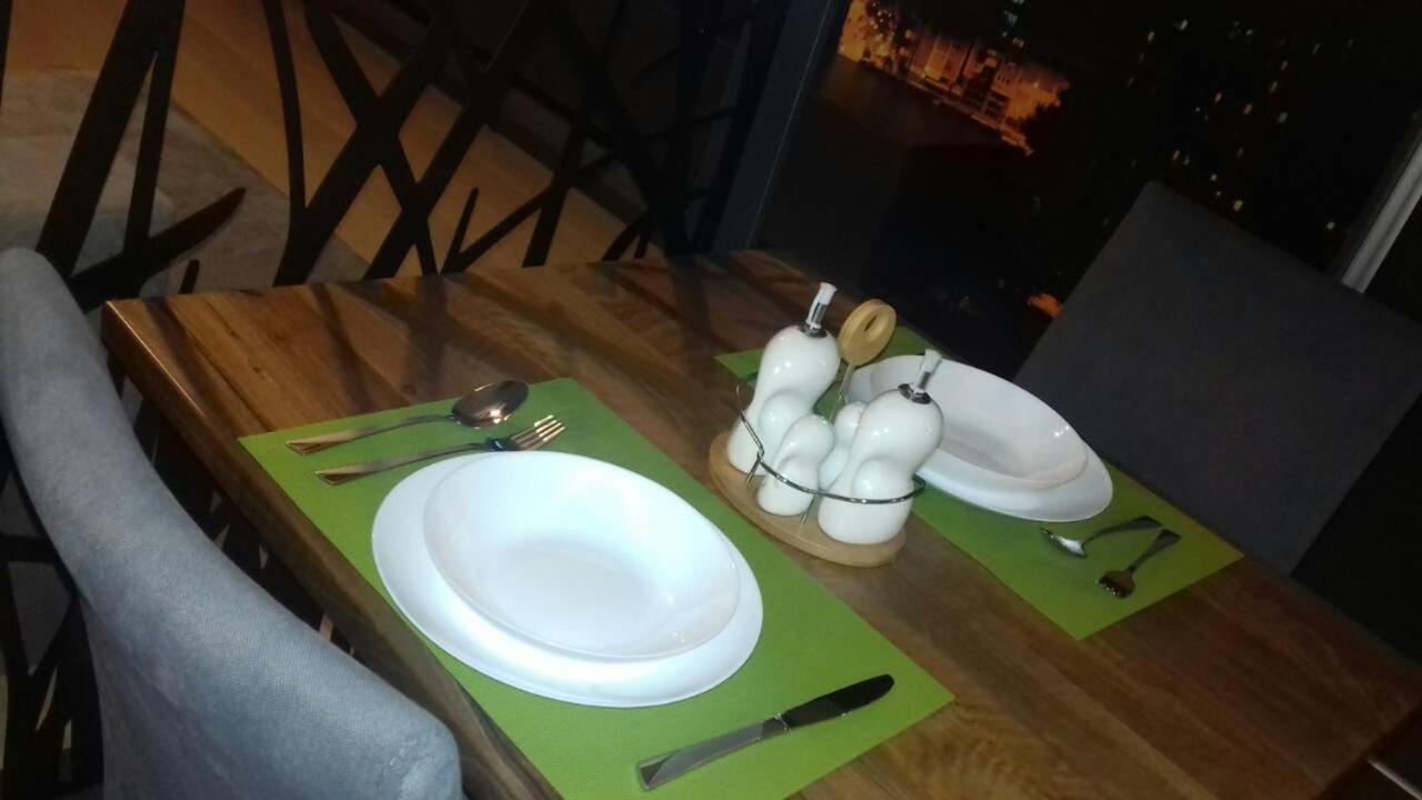 Gabriela & Marjan Luxury Self Check-In Flatiron Apartment Skopje Ngoại thất bức ảnh